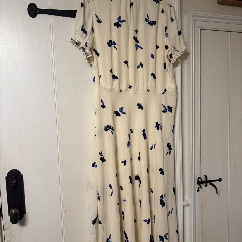 Lauren Ralph Lauren Cream and Blue Floral Maxi Dress - Picture 4 of 4